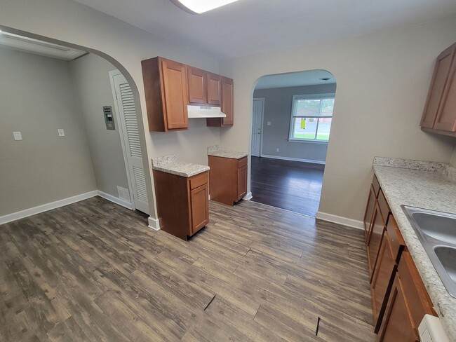 Building Photo - 359 South Butter 3BR/1BA (Germantown)
