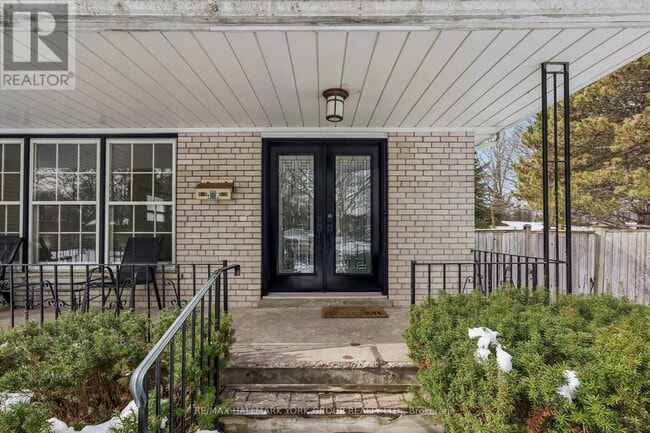 Building Photo - 24 Coral Harbour Crescent