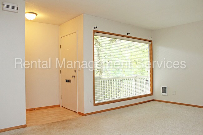 Building Photo - Mid-Century Lovely in the Heart of Irvington