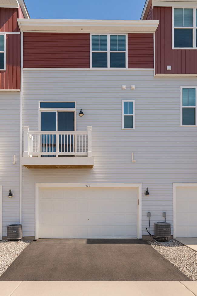 Building Photo - 842 Finley Dr