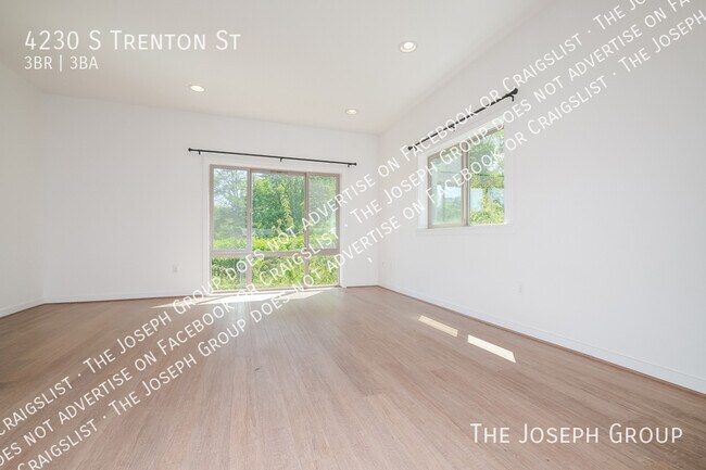 Foto del edificio - 4230 S Trenton St
