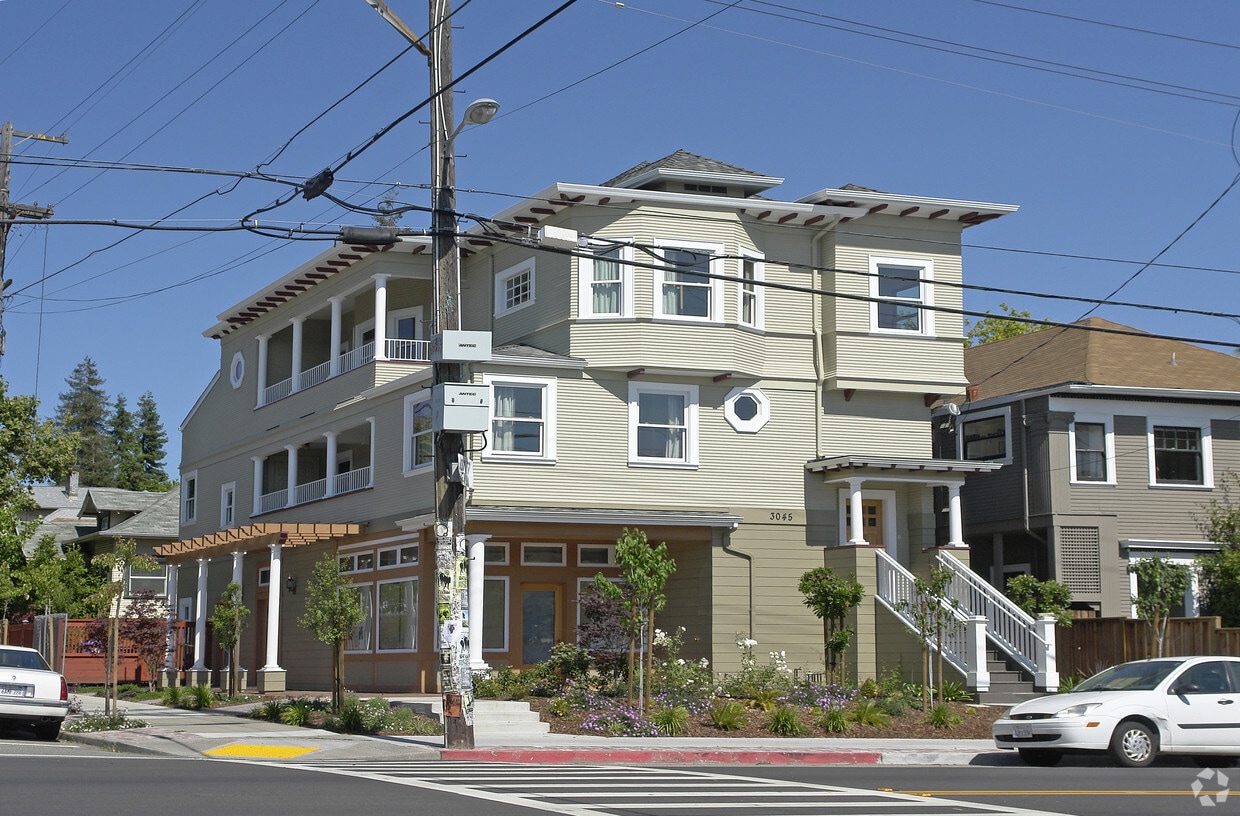 Primary Photo - 3045 Shattuck Ave