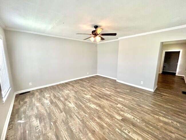 Foto del edificio - 3512 SW Triana Blvd