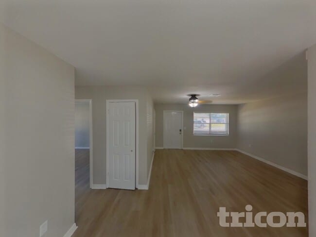 Building Photo - 4000 Berkshire Dr