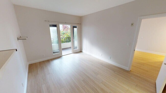 Foto del edificio - Upgraded 2bd/2Ba Mariana District Condo - Pet Friendly!