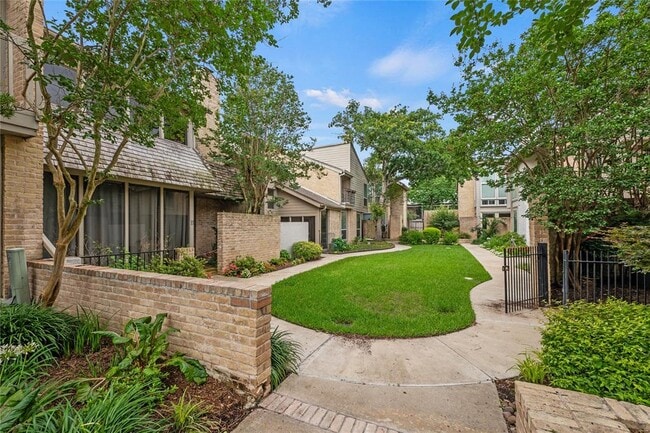Building Photo - 12625 Memorial Dr