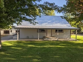 Building Photo - 1223 Burrell Ave