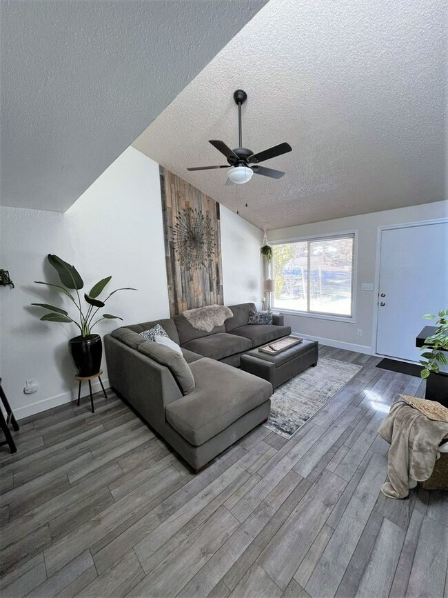 Foto del edificio - 1700 NE Wells Acres Rd