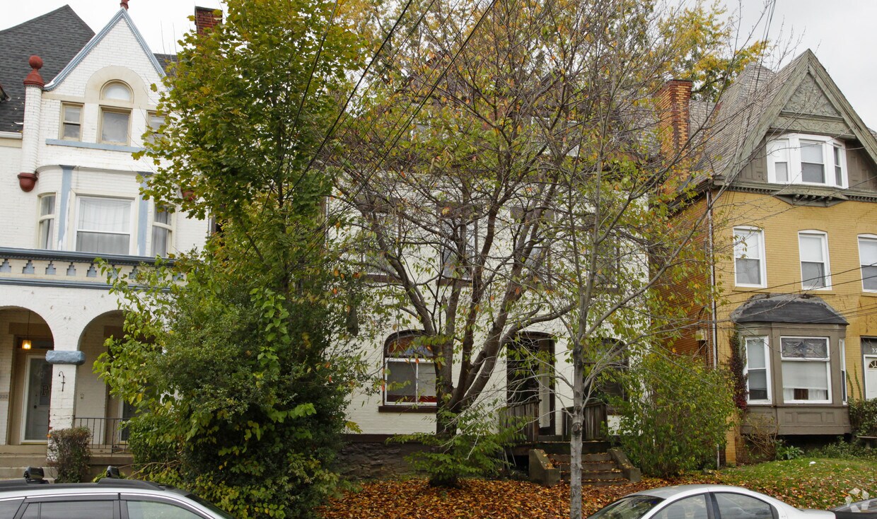 Foto del edificio - 330 Stratford Ave