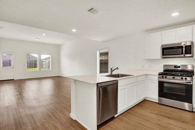 Building Photo - 5110 Sunvalley Bend Dr