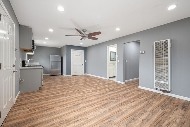 Foto del edificio - Recently Renovated 2 Bedroom Home with All...