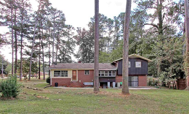 Building Photo - 4080 Rainbow Dr