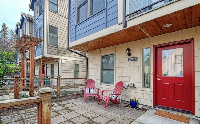 Building Photo - 3817 S Angeline St