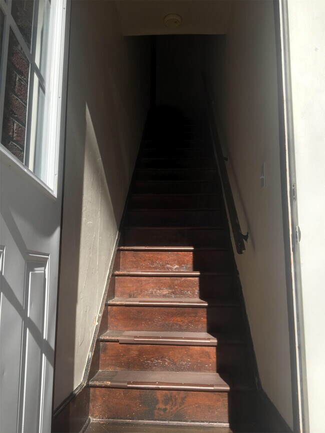 Foto del edificio - 332 W Maple St
