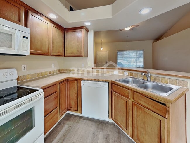 Building Photo - 4157 W Dover Dr