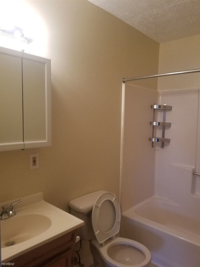Building Photo - 2 br, 1.5 bath  - 110 Fulton St