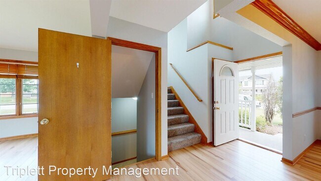 Foto del edificio - 4 br, 3.5 bath House - 5218 Cervantes Dr