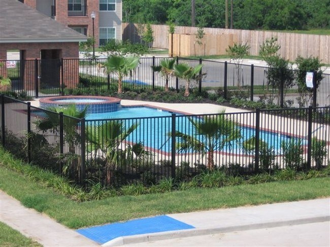 Piscina - Freeport Oaks Apartments