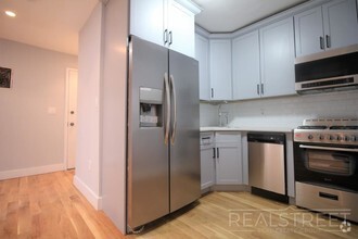 Building Photo - Brand NEW 2 Bed in Bed Stuy