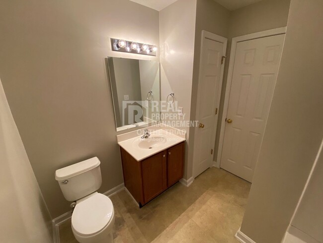 Building Photo - 3BR/2BA Ranch off Kernersville Rd. w/fence...