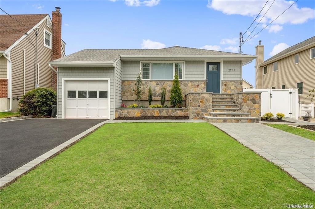 Foto principal - 2711 Anthony Ave