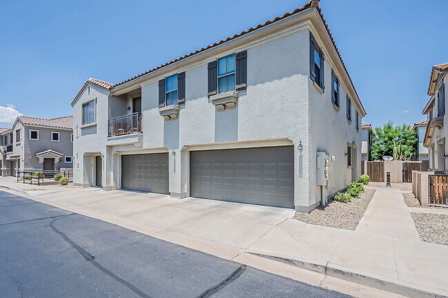 Foto del edificio - Beautiful Townhome in Phoenix Arizona