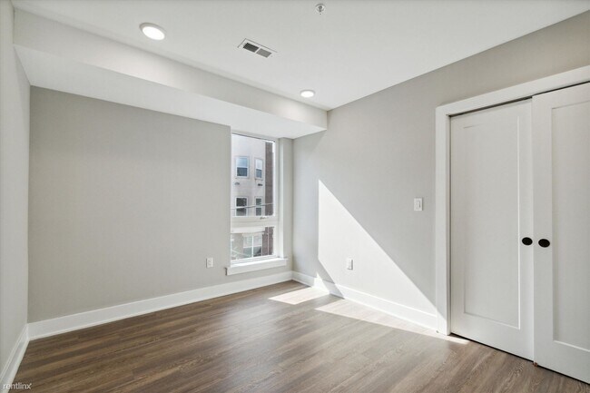 Foto del edificio - 5 br, 5 bath House - 1739 Page ST Unit B