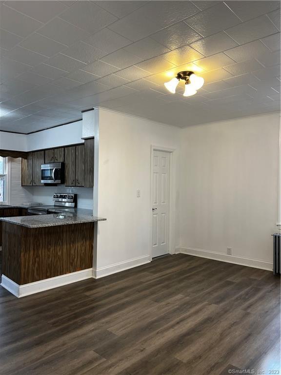 Foto del edificio - 36 Earle Ave