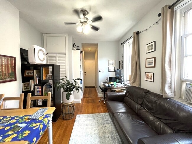 Foto del edificio - 11 Irving St