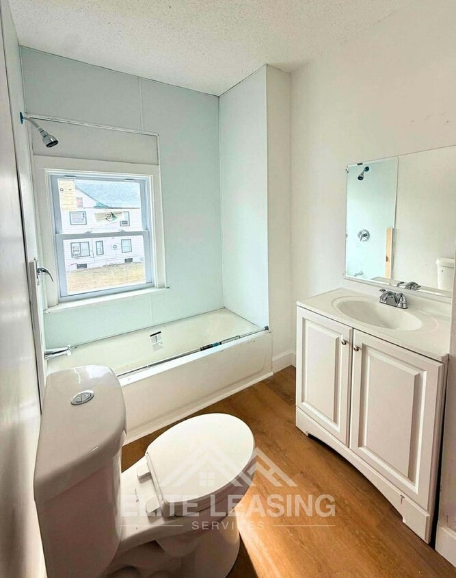 Building Photo - 1438 SW Van Buren St