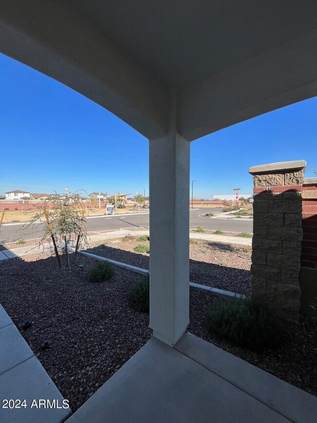 Foto del edificio - 14649 W Dreyfus St