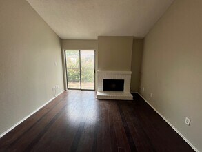 Building Photo - 10053 Westpark Dr