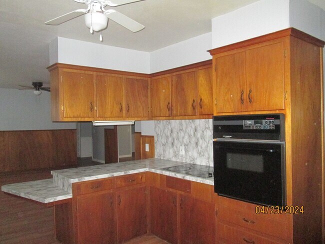 Foto del edificio - HOUSE -- 3 bedrooms, 2 bathrooms, Garage