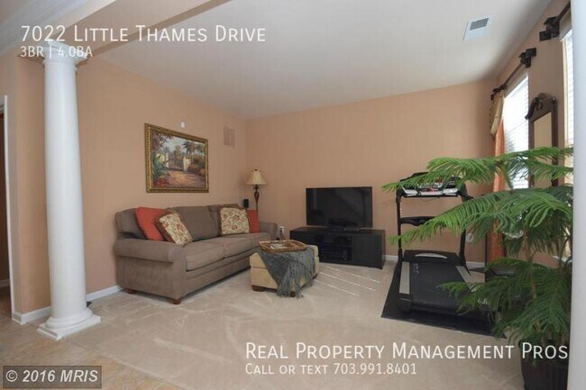 Foto del edificio - 7022 Little Thames Drive