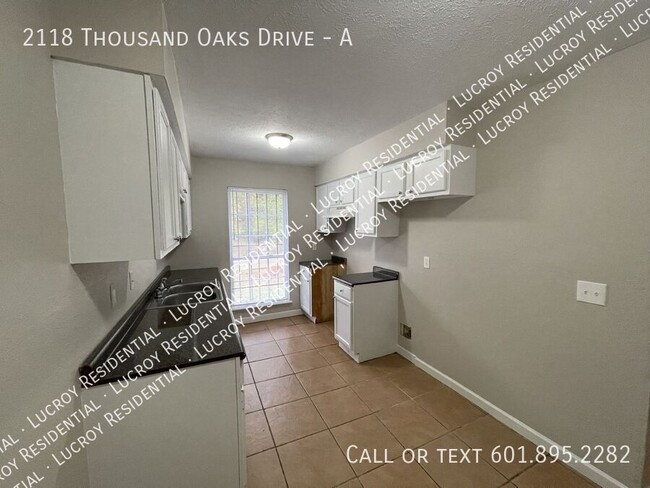 Foto del edificio - 2118 Thousand Oaks Dr