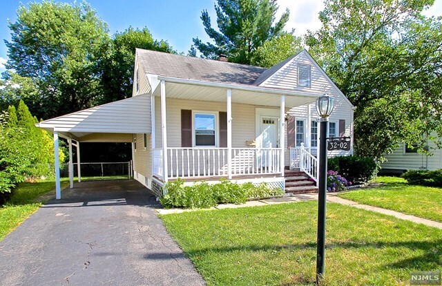 Foto principal - 32-02 Norwood Dr