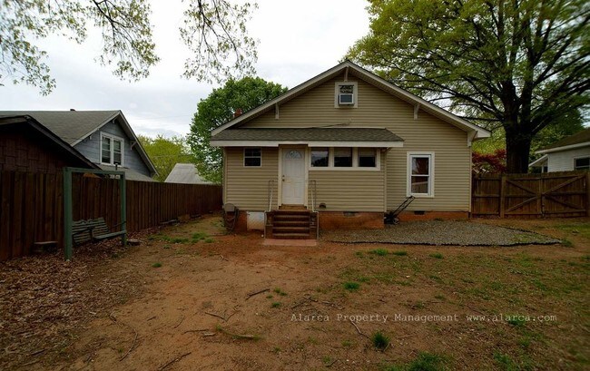 Building Photo - 2 Bedroom Home in Downtown Mooresville