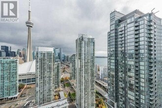 Building Photo - 15-4615 Fort York Blvd