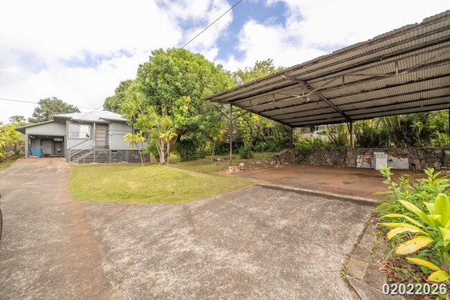 Building Photo - Fully Renovated 2BR/1BA/2 separate Carport Garage in Wahiawa Heights