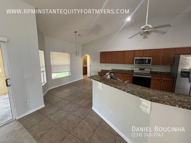 Foto del edificio - Spacious 4BR/3BA Home with Open Floor Plan