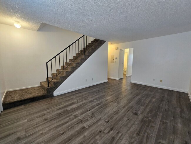 Foto del edificio - 1414 E 9th St