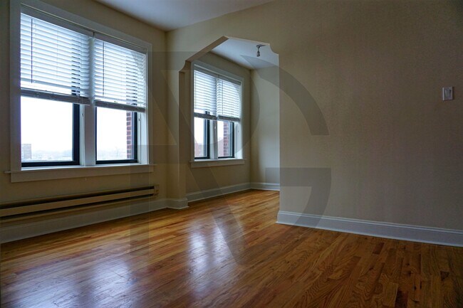 Building Photo - 620 W Patterson Ave