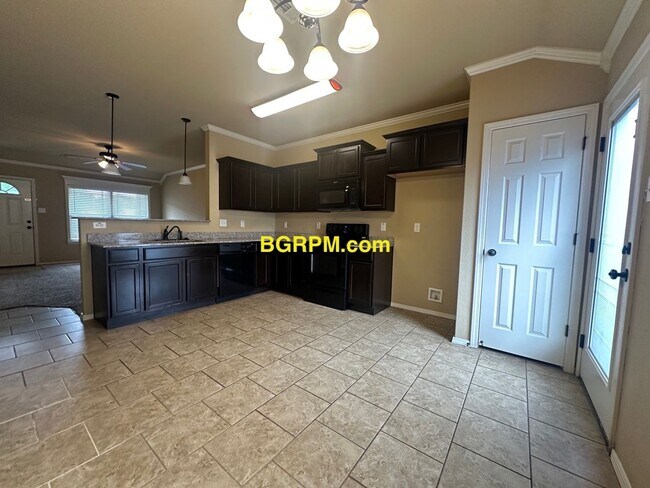 Foto del edificio - 3 Bedroom, 2 Bath, Home in Cabot