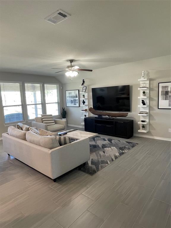 Foto del edificio - 28008 Lone Hollow Ln