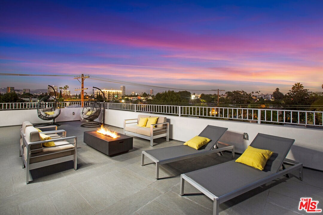 Foto principal - 6064 Saturn St