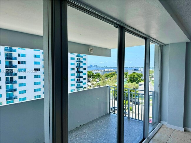 Building Photo - 7545 E Treasure Dr