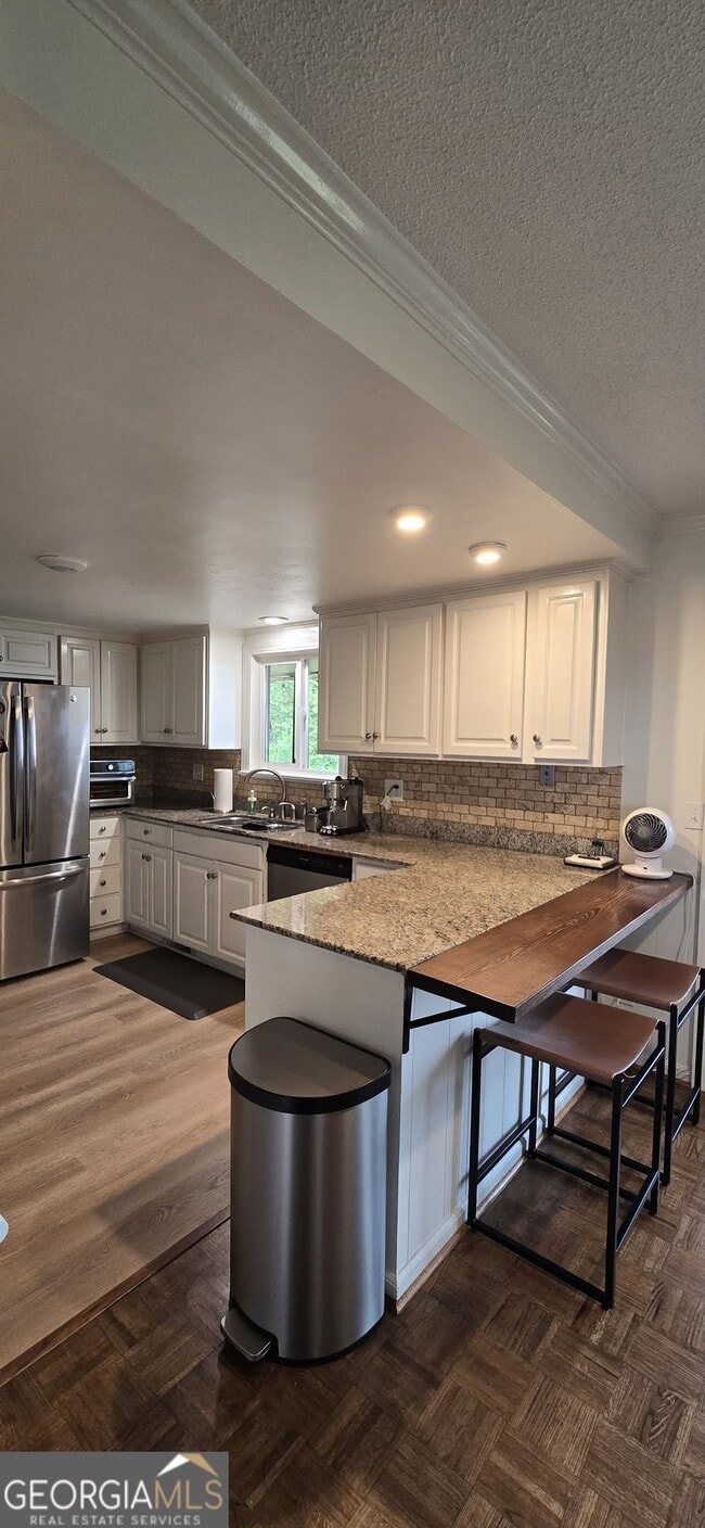 Building Photo - 421 Mt Alto Rd SW