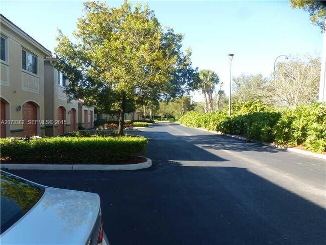 Building Photo - 2474 Centergate Dr