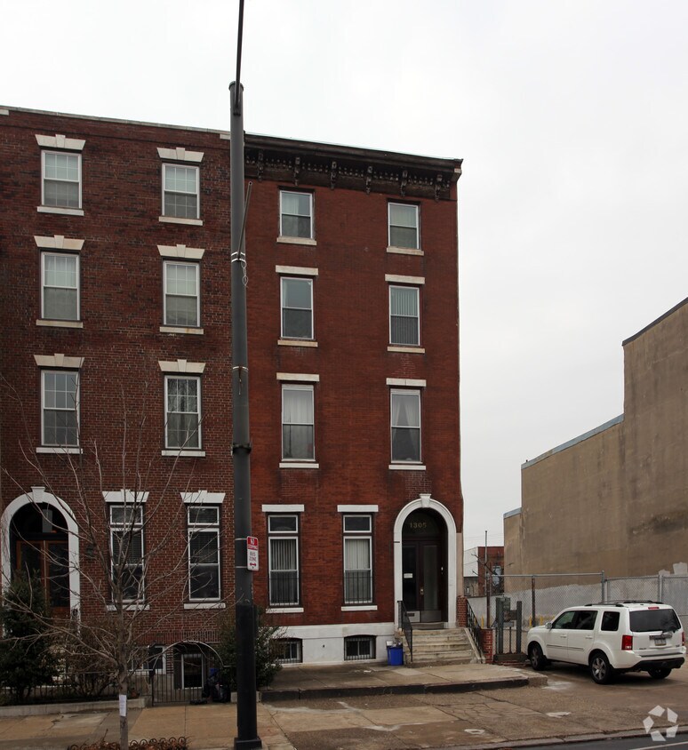 Building Photo - 1305 S Broad St