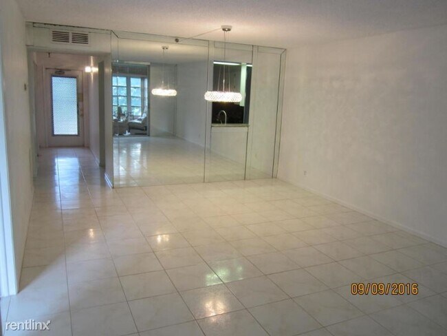 Foto del edificio - 14623 Bonaire Blvd